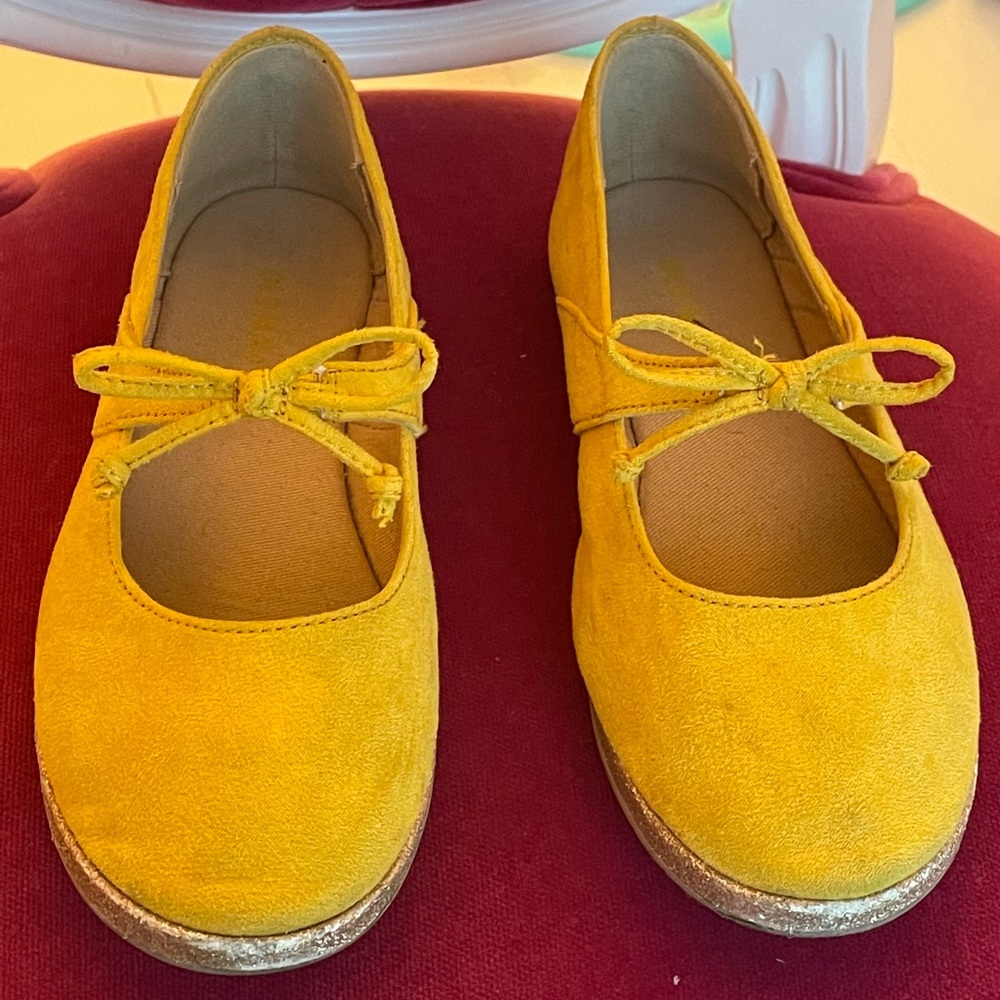 Old Navy Yellow ballerina shoes Girls 13